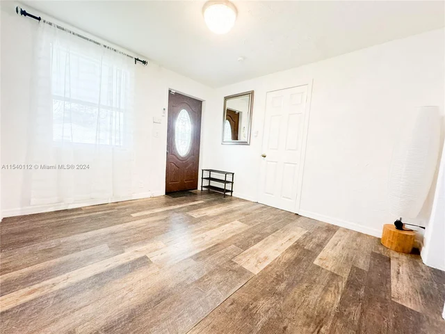 713 SW 7th St, Dania Beach FL 33004