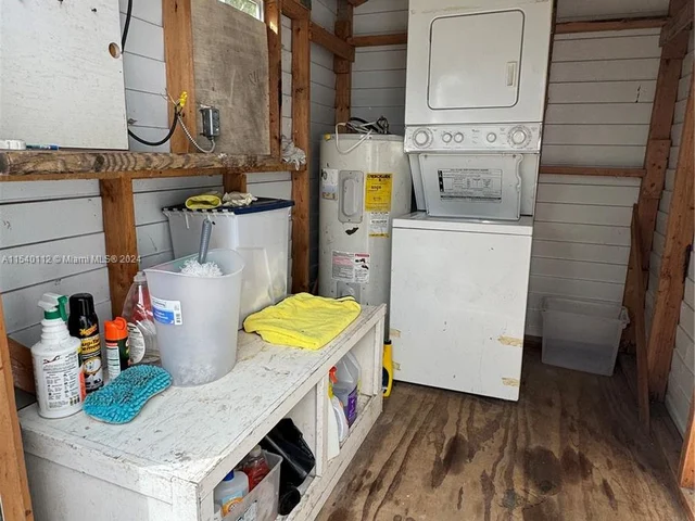 713 SW 7th St, Dania Beach FL 33004