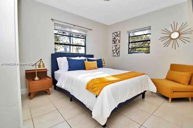 2406 N 28th Ave, Hollywood FL 33020