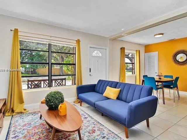 2406 N 28th Ave, Hollywood FL 33020