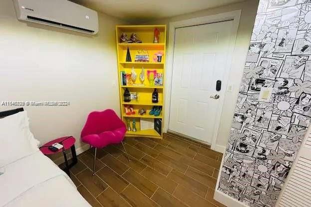 2406 N 28th Ave, Hollywood FL 33020