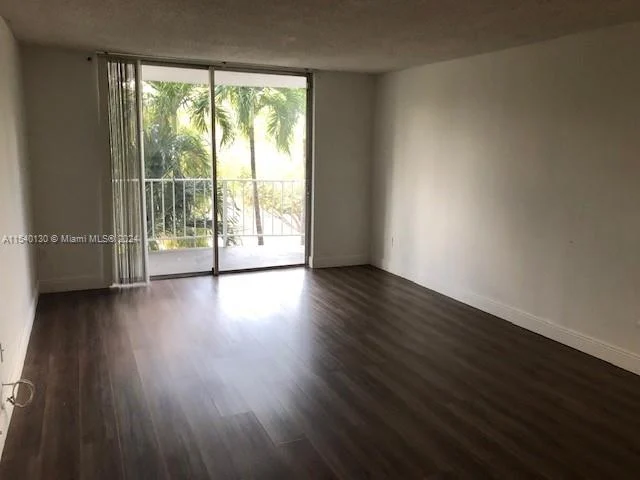 498 NW 165th St Rd # 304, Miami FL 33169