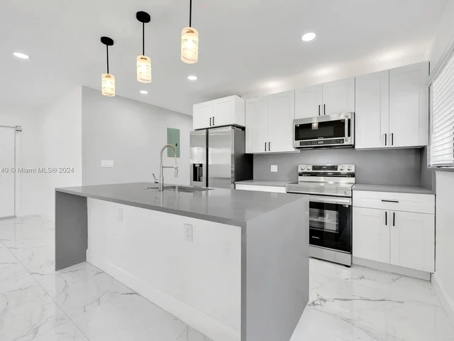 1333 NW 9th Ave, Fort Lauderdale FL 33311