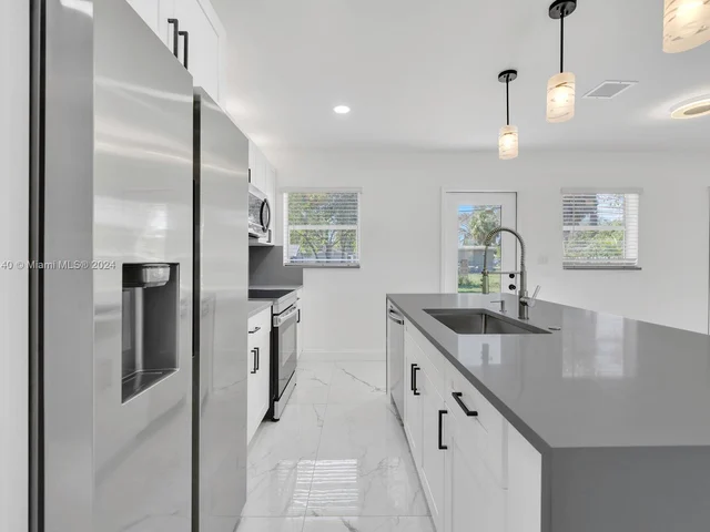 1333 NW 9th Ave, Fort Lauderdale FL 33311