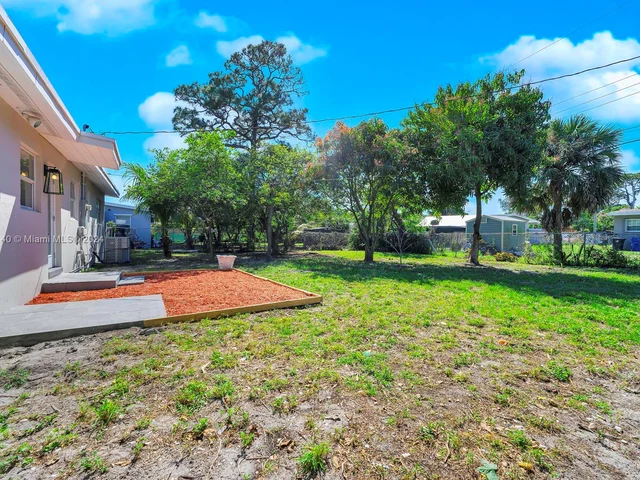 1333 NW 9th Ave, Fort Lauderdale FL 33311