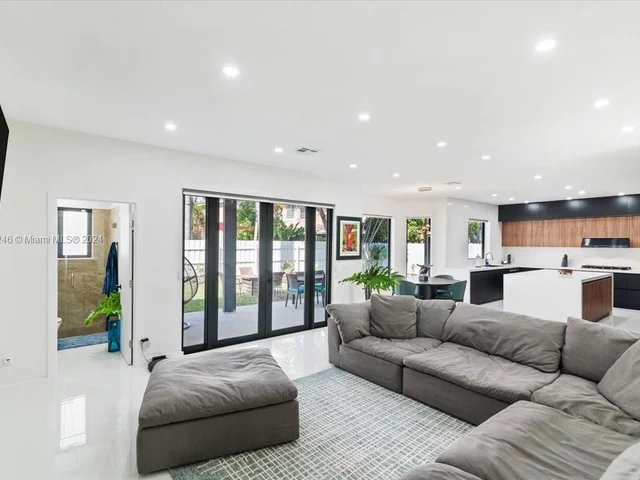 2382 SW 180th Ave, Miramar FL 33029