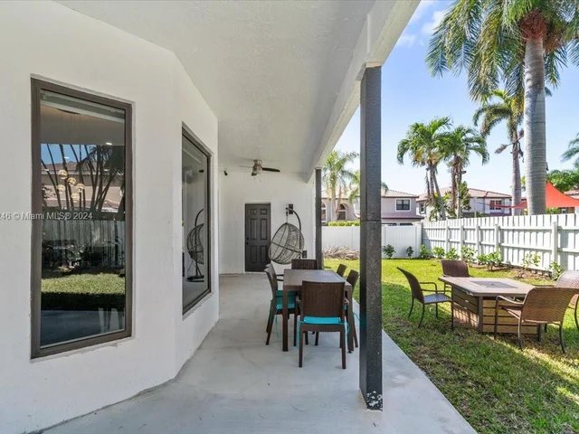 2382 SW 180th Ave, Miramar FL 33029