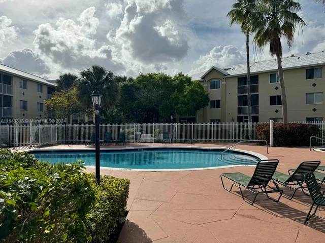 440 S Park Rd # 207, Hollywood FL 33021