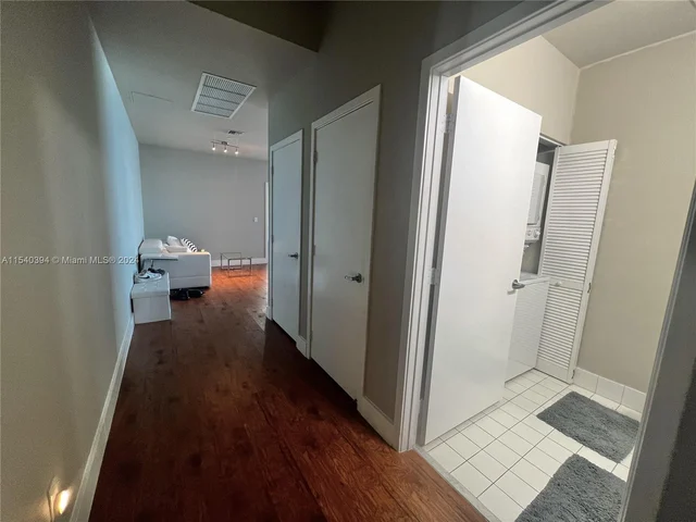 888 Biscayne Blvd # 5504, Miami FL 33132