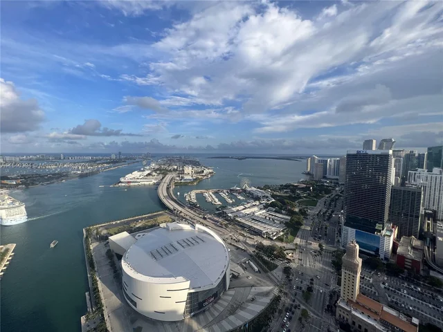 888 Biscayne Blvd # 5504, Miami FL 33132