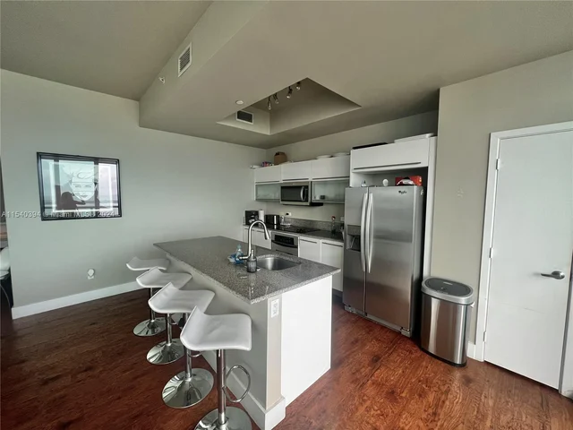 888 Biscayne Blvd # 5504, Miami FL 33132