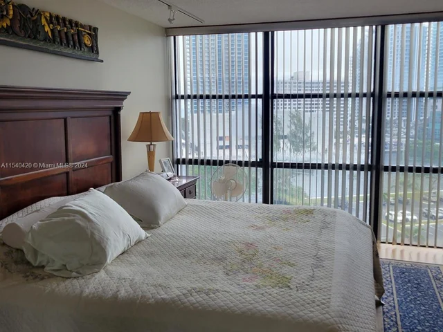 800 Parkview Dr # 930, Hallandale Beach FL 33009