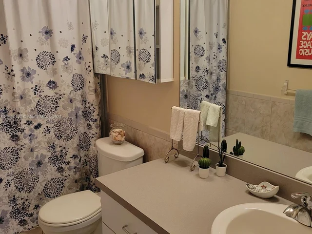 800 Parkview Dr # 930, Hallandale Beach FL 33009