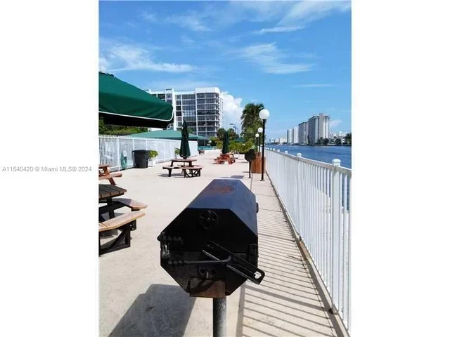 800 Parkview Dr # 930, Hallandale Beach FL 33009