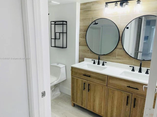 2600 S University Dr # 130, Davie FL 33328