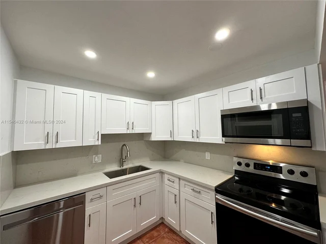 7785 SW 86th St # 116, Miami FL 33143