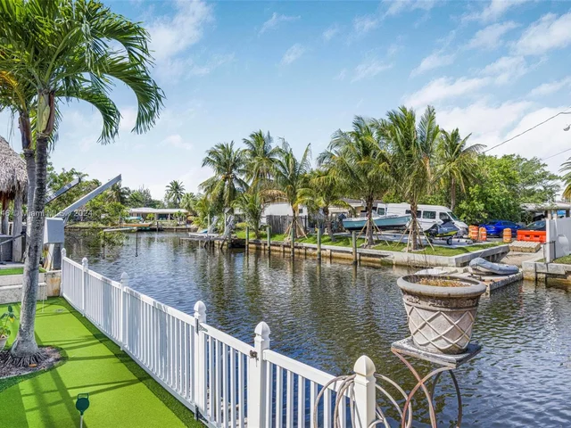 421 SW 18th St, Pompano Beach FL 33060