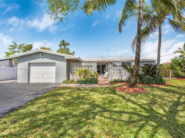 421 SW 18th St, Pompano Beach FL 33060