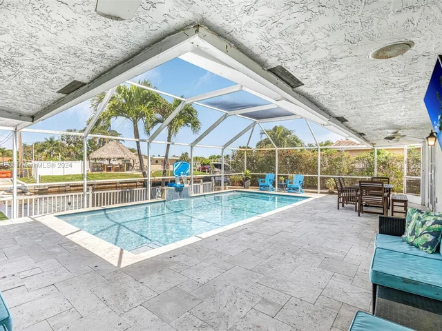 421 SW 18th St, Pompano Beach FL 33060