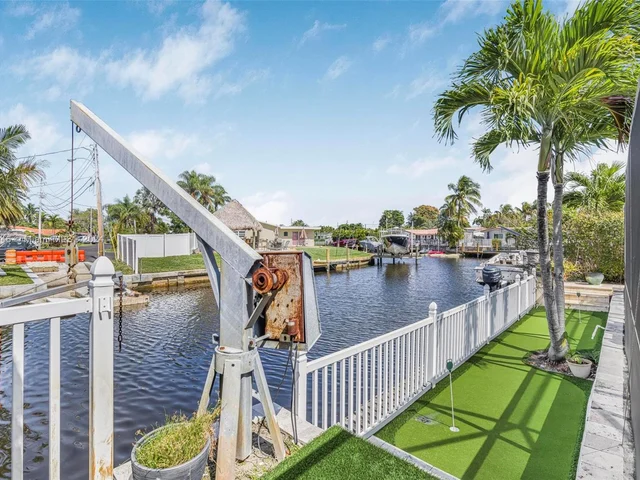 421 SW 18th St, Pompano Beach FL 33060