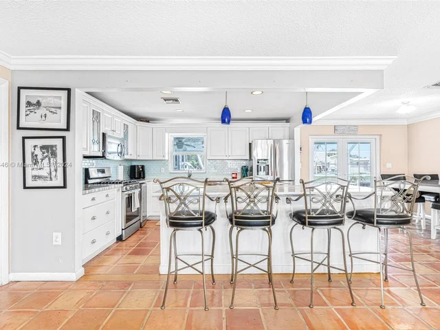 421 SW 18th St, Pompano Beach FL 33060