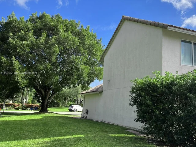 10251 Islander Dr, Boca Raton FL 33498