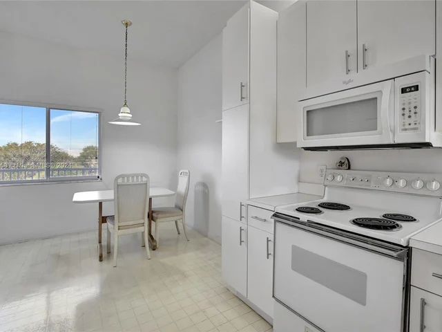 10133 NW 24th Pl # 404, Sunrise FL 33322