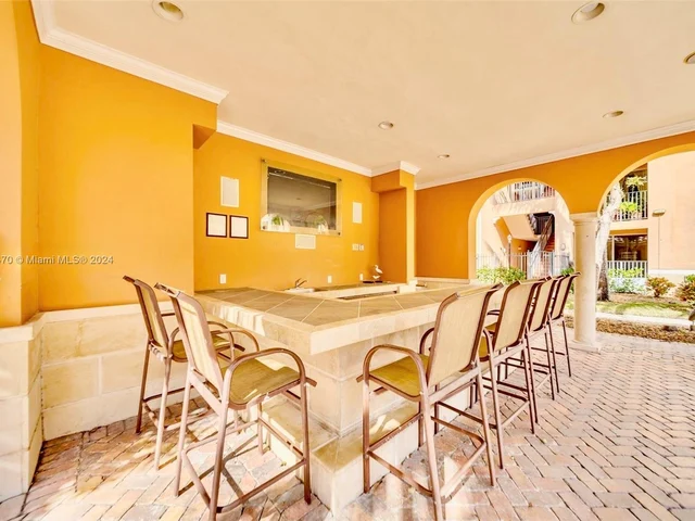 6831 SW 44th St # 305, Miami FL 33155