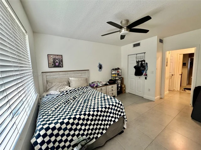 6831 SW 44th St # 305, Miami FL 33155