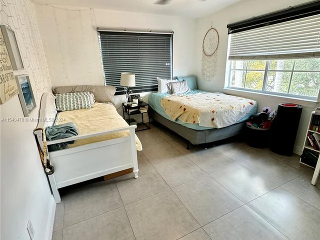 6831 SW 44th St # 305, Miami FL 33155