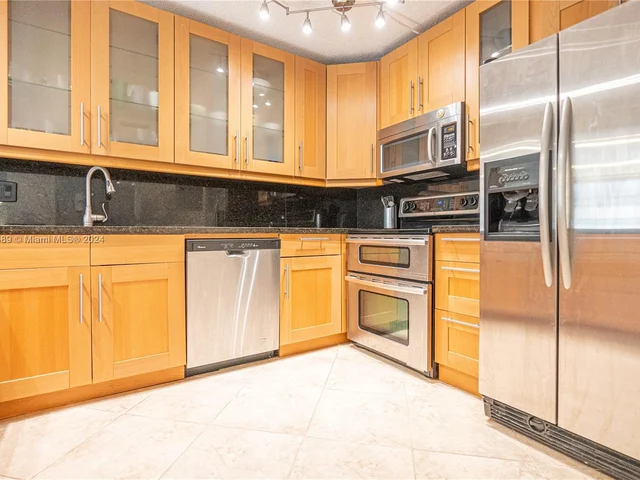 8725 Cleary Blvd # 8725, Plantation FL 33324