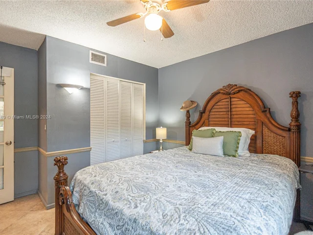 8725 Cleary Blvd # 8725, Plantation FL 33324