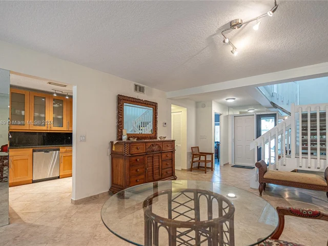 8725 Cleary Blvd # 8725, Plantation FL 33324