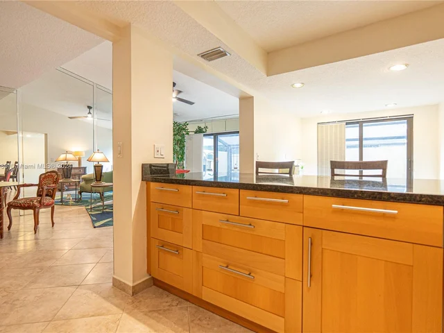 8725 Cleary Blvd # 8725, Plantation FL 33324