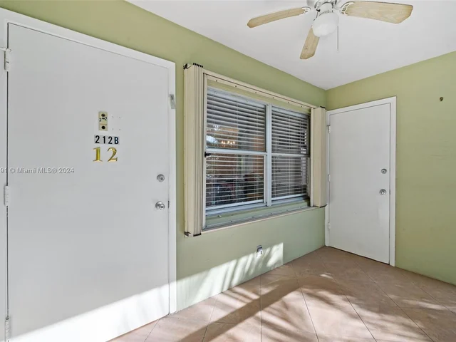 1425 Arthur St # 212B, Hollywood FL 33020