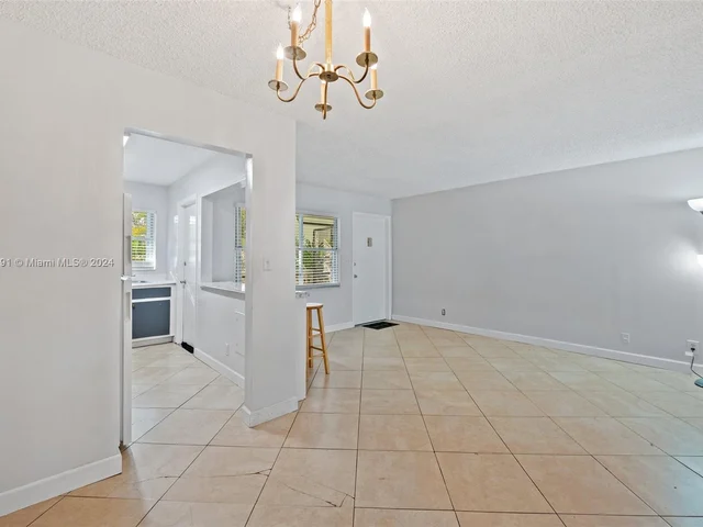 1425 Arthur St # 212B, Hollywood FL 33020