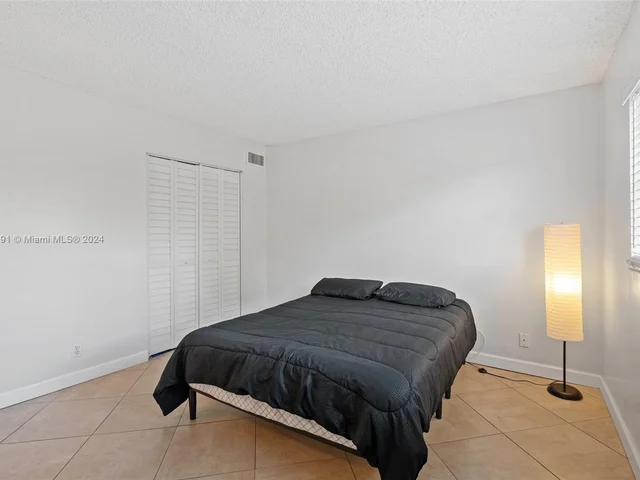 1425 Arthur St # 212B, Hollywood FL 33020
