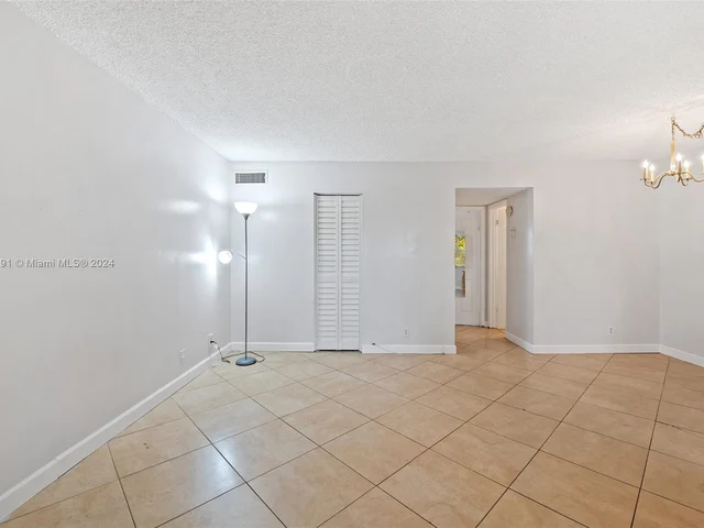 1425 Arthur St # 212B, Hollywood FL 33020
