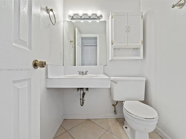 1425 Arthur St # 212B, Hollywood FL 33020