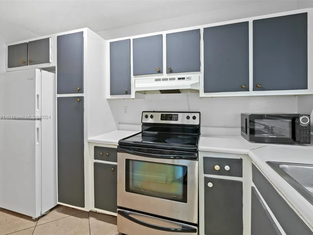 1425 Arthur St # 212B, Hollywood FL 33020