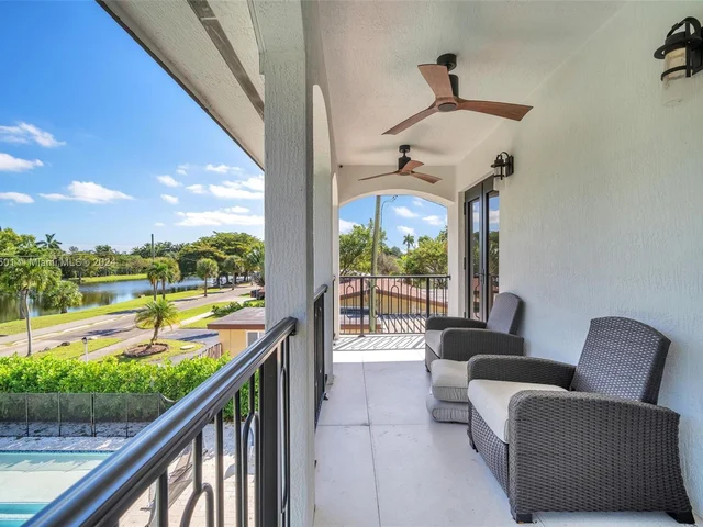 1100 NE 180th Ter, North Miami Beach FL 33162