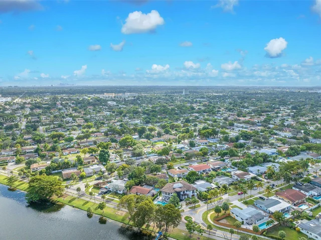 1100 NE 180th Ter, North Miami Beach FL 33162
