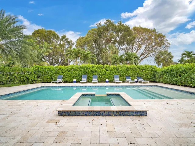 1100 NE 180th Ter, North Miami Beach FL 33162