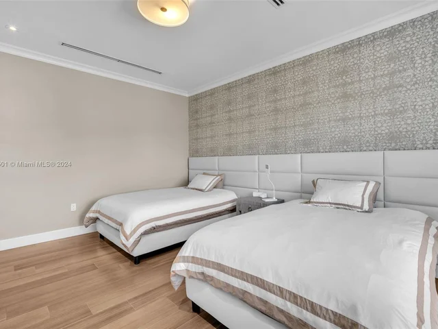 1100 NE 180th Ter, North Miami Beach FL 33162