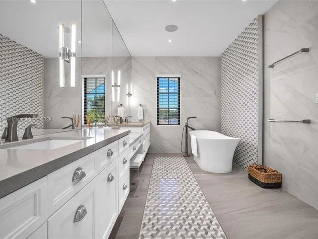 1100 NE 180th Ter, North Miami Beach FL 33162