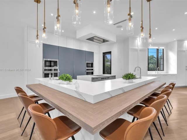 1100 NE 180th Ter, North Miami Beach FL 33162