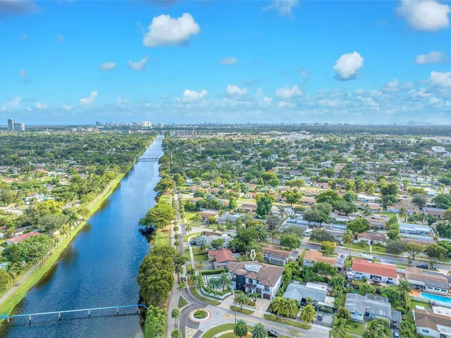 1100 NE 180th Ter, North Miami Beach FL 33162