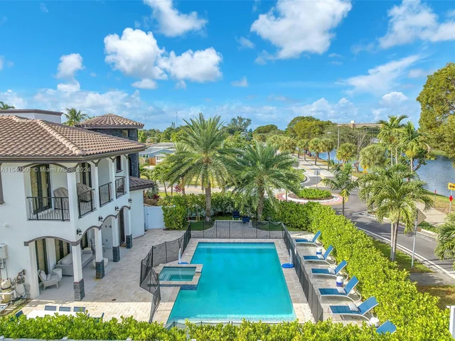 1100 NE 180th Ter, North Miami Beach FL 33162