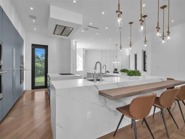 1100 NE 180th Ter, North Miami Beach FL 33162