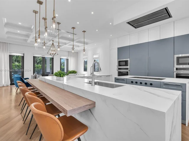 1100 NE 180th Ter, North Miami Beach FL 33162